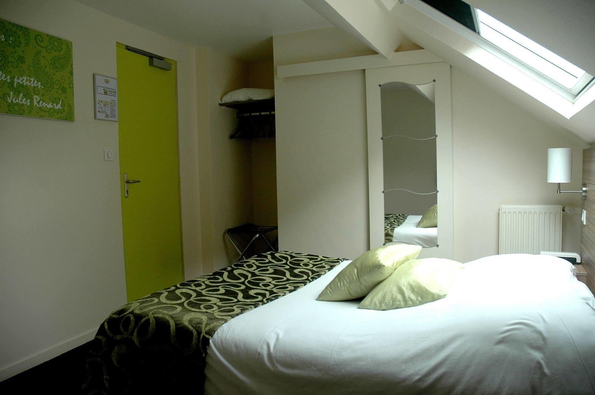 Logis Hotel Le Chene Vert Savenay Eksteriør billede