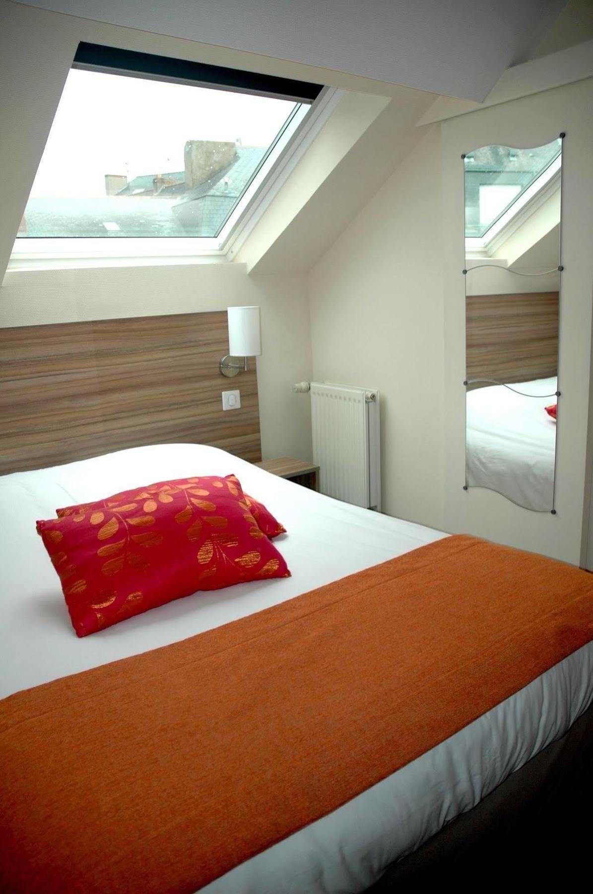 Logis Hotel Le Chene Vert Savenay Eksteriør billede
